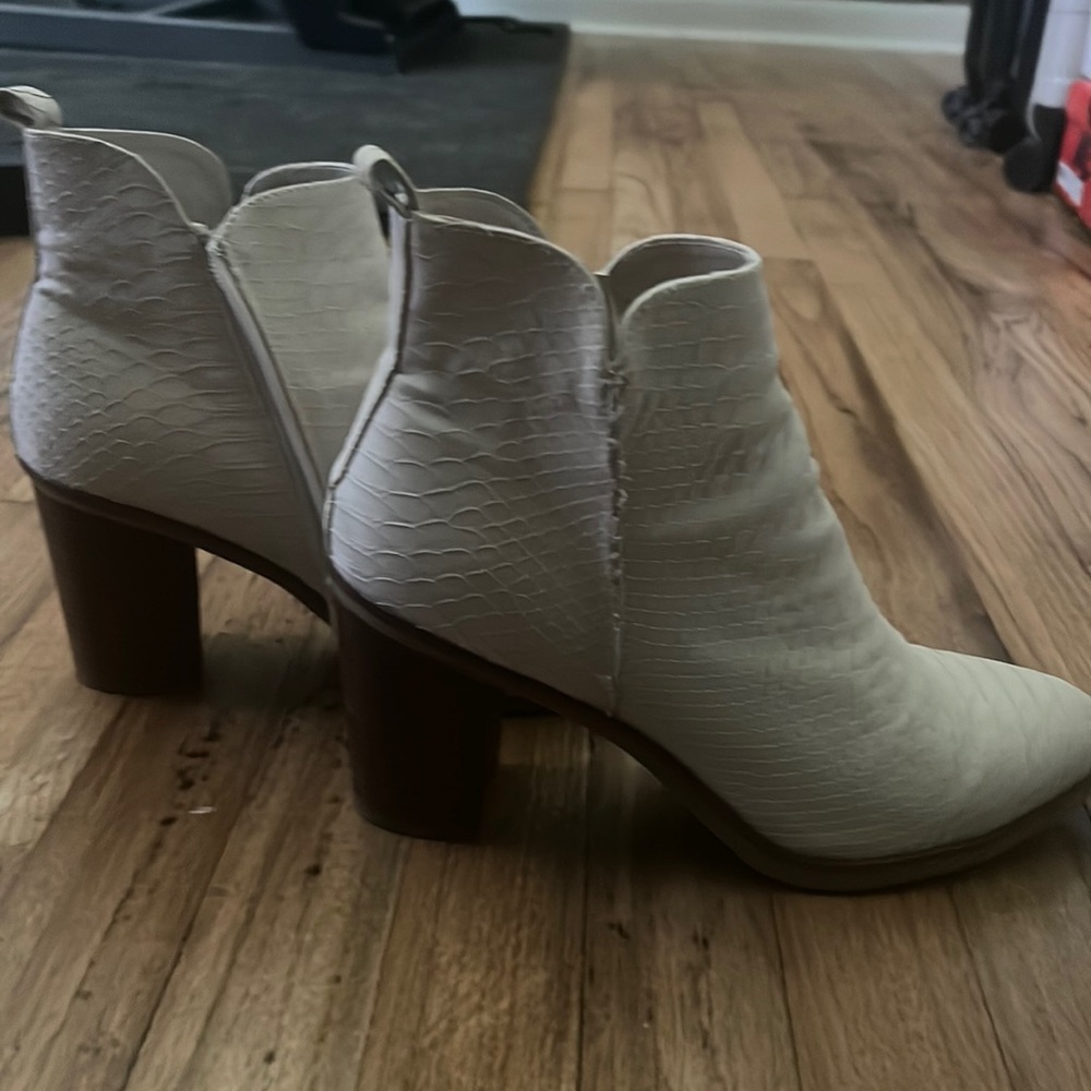Lulu’s Size 10 booties/shoes/heels